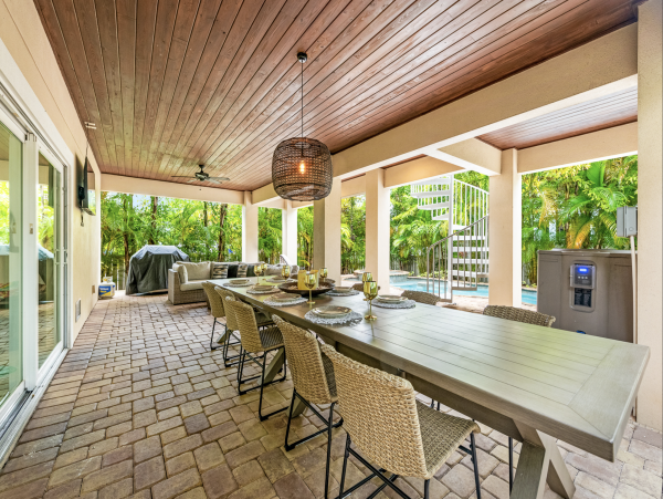 Luxury Beach Home Anna Maria Island Five Bedroom Rental Close to Bean Point