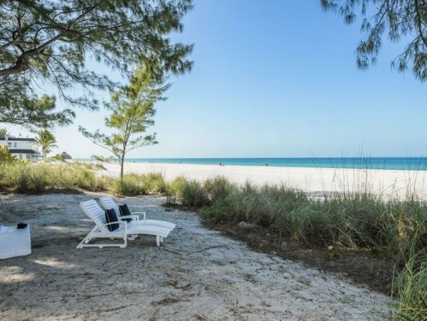 Bradenton Historic Beach Cottage Completely Renovated