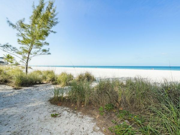Bradenton Historic Beach Cottage Completely Renovated