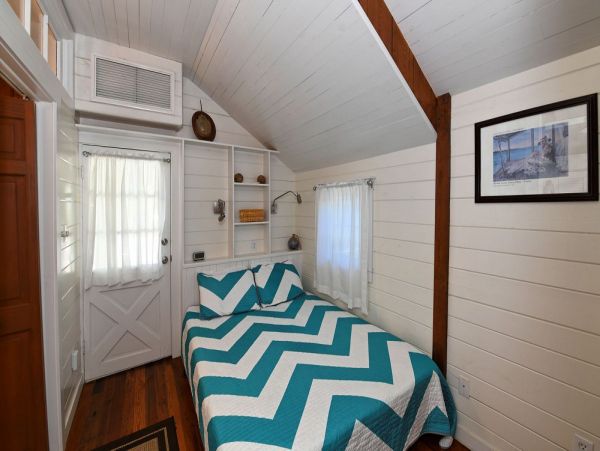 Waslk to The beach from this Updated One Bedroom Rental