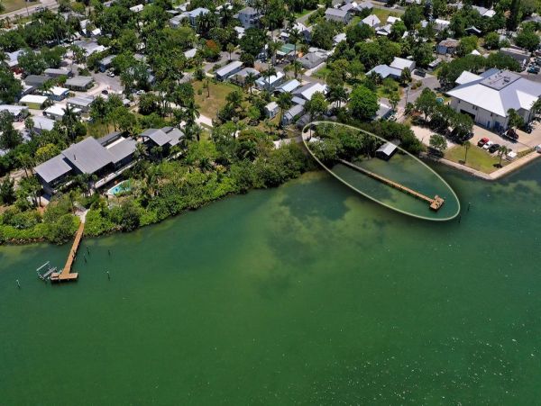 Waslk to The beach from this Updated One Bedroom Rental