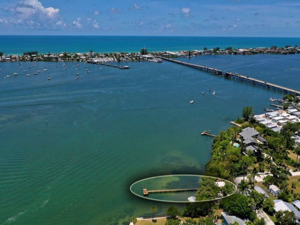Waslk to The beach from this Updated One Bedroom Rental