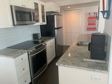 Siesta Key Vacation Condo 2 Bedrooms Sleeps 6 Walk to Beach - additional view, photo 4