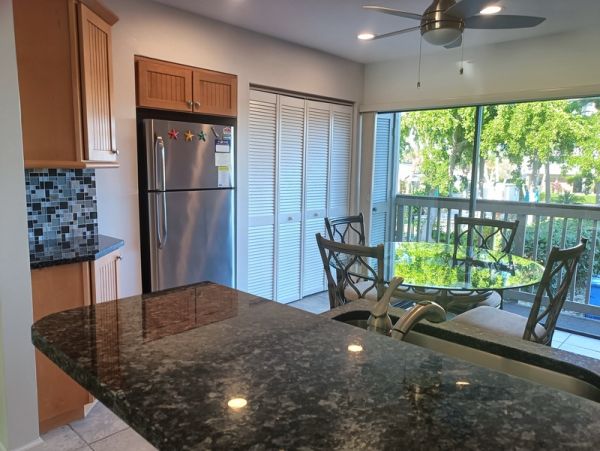 Two Bedroom Rental Sleeps Six - Great Retreat