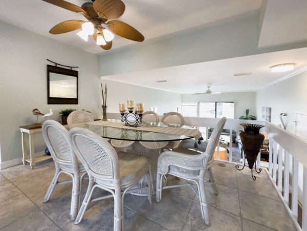 Two Bedroom Rental Sleeps Six - Great Retreat