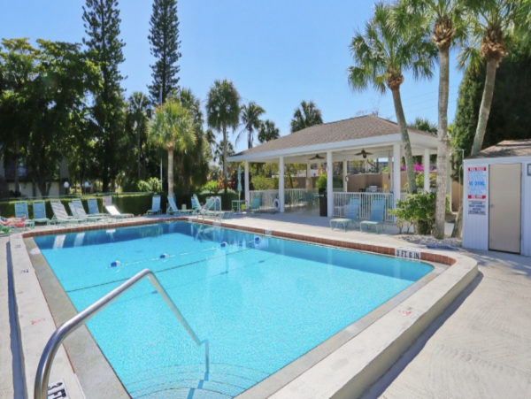Two Bedroom Rental Sleeps Six - Great Retreat