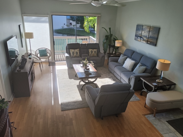 Two Bedroom Rental Sleeps Six - Great Retreat