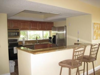 Kitchen with breakfast bar