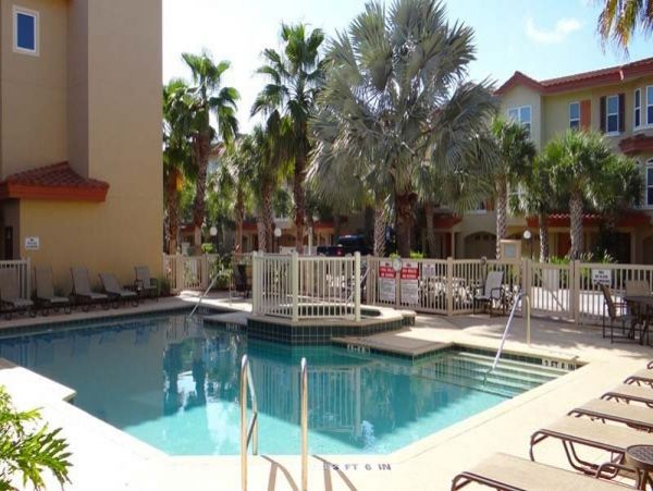 Bradenton Beach Two Bedroom Vacation Condo Sleeps Six
