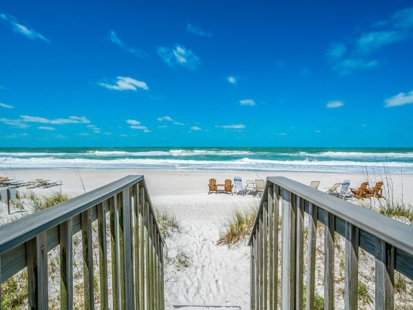 Bradenton Beach Two Bedroom Vacation Condo Sleeps Six