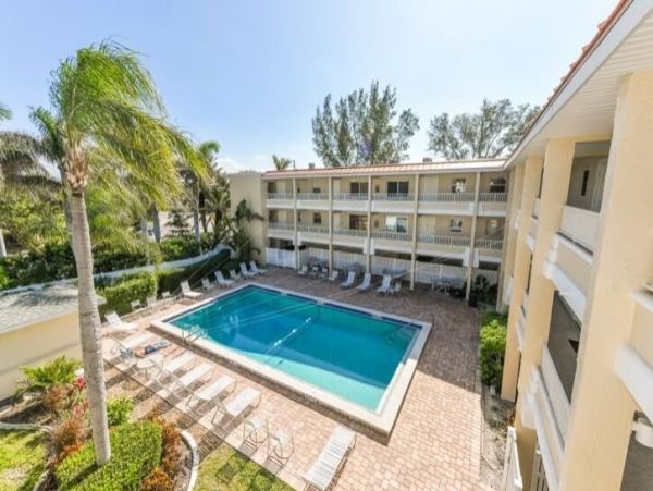 Anna Maria Beach Condo With Gulf Views 2 Bedrooms Sleeps 4