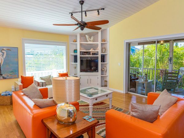 Fantastic Vacation Home Canal Front Great for Boaters