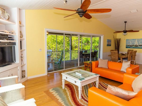 Fantastic Vacation Home Canal Front Great for Boaters