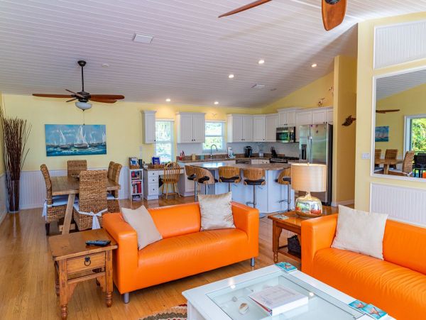 Fantastic Vacation Home Canal Front Great for Boaters