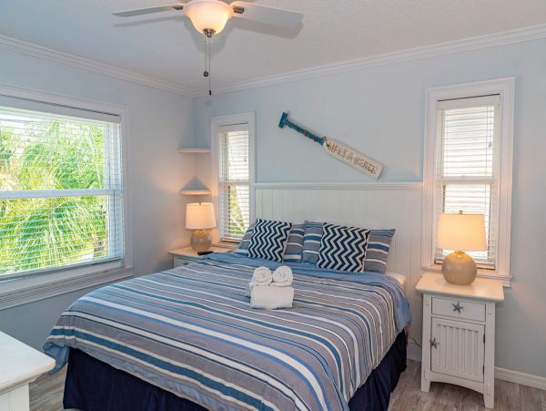 Fantastic Vacation Home Canal Front Great for Boaters