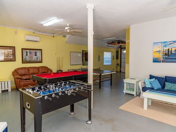 Fantastic Vacation Home Canal Front Great for Boaters