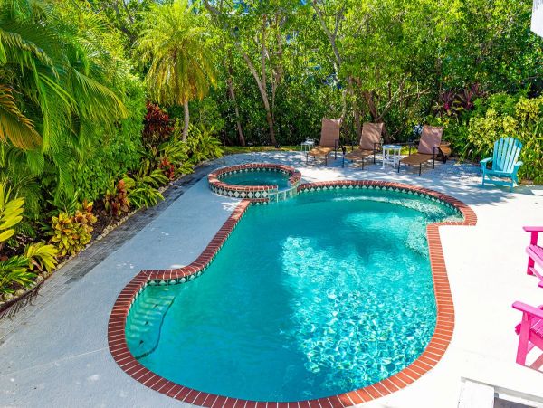Fantastic Vacation Home Canal Front Great for Boaters
