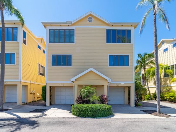Great Value Two Bedroom Vacation Condo on Longboat Key