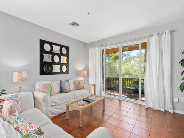 Great Value Two Bedroom Vacation Condo on Longboat Key