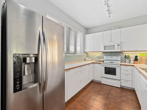 Great Value Two Bedroom Vacation Condo on Longboat Key