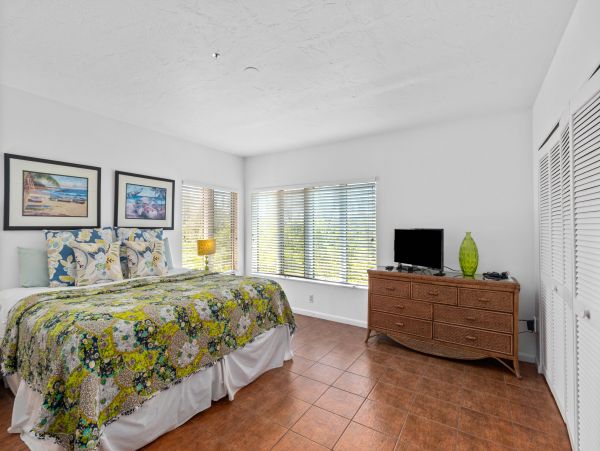 Great Value Two Bedroom Vacation Condo on Longboat Key