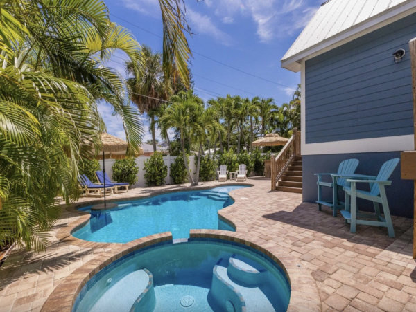 Almost On The Beach - Anna Maria Five Bedroom Rental