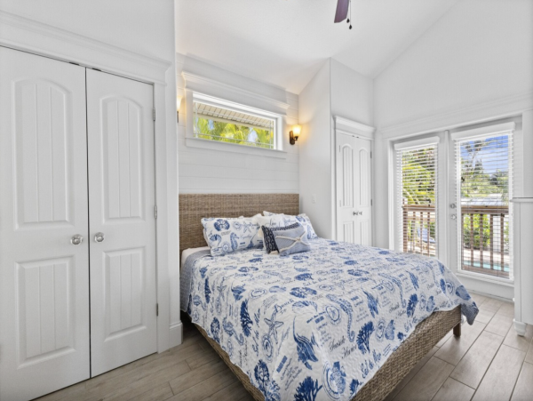 Almost On The Beach - Anna Maria Five Bedroom Rental