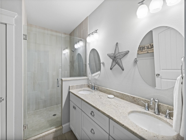 Almost On The Beach - Anna Maria Five Bedroom Rental