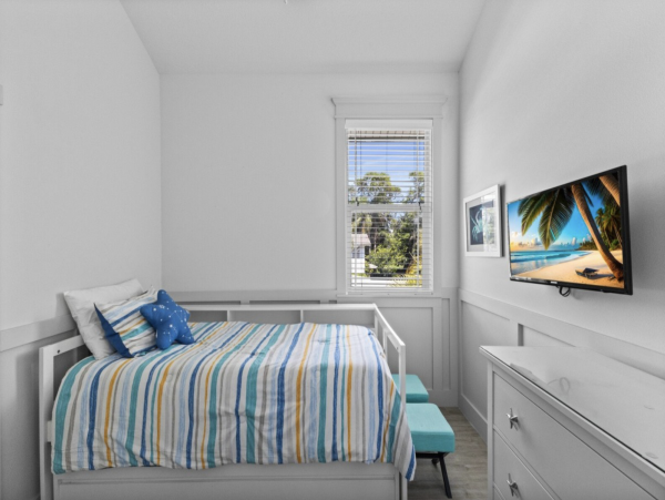 Almost On The Beach - Anna Maria Five Bedroom Rental