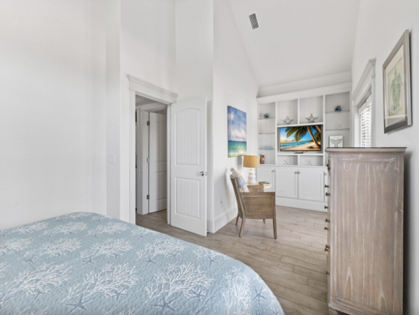 Almost On The Beach - Anna Maria Five Bedroom Rental