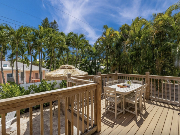 Almost On The Beach - Anna Maria Five Bedroom Rental