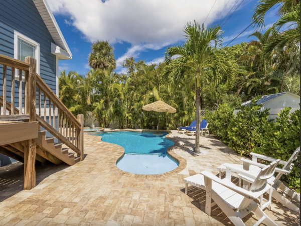 Almost On The Beach - Anna Maria Five Bedroom Rental