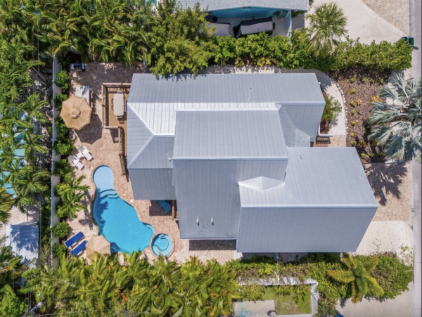 Almost On The Beach - Anna Maria Five Bedroom Rental