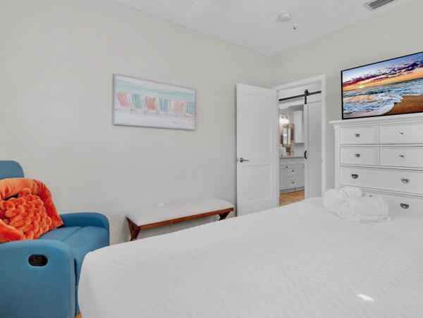 Perfect Holmes Beach Rental: Pool, Hot Tub, 3-Min Walk to Beach