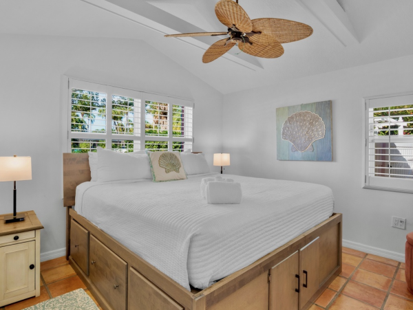 Perfect Holmes Beach Rental: Pool, Hot Tub, 3-Min Walk to Beach