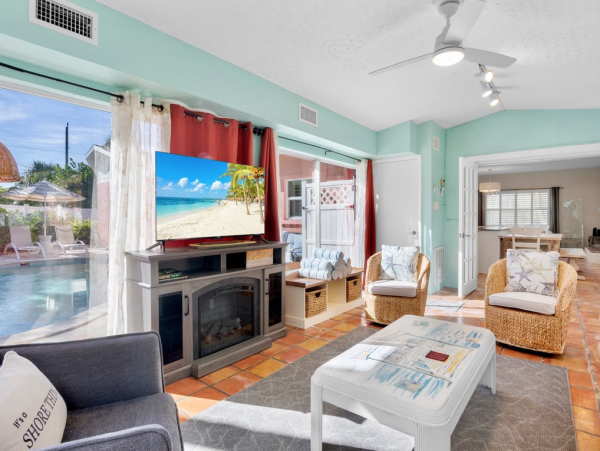 Perfect Holmes Beach Rental: Pool, Hot Tub, 3-Min Walk to Beach