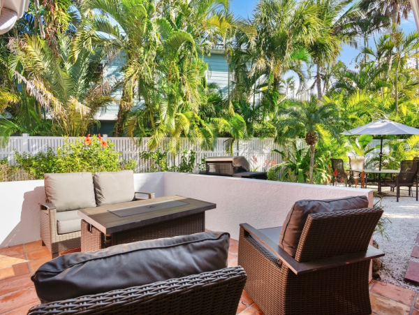 Perfect Holmes Beach Rental: Pool, Hot Tub, 3-Min Walk to Beach