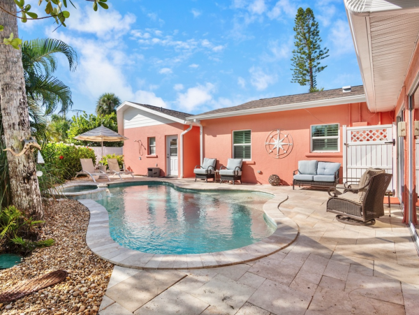 Perfect Holmes Beach Rental: Pool, Hot Tub, 3-Min Walk to Beach