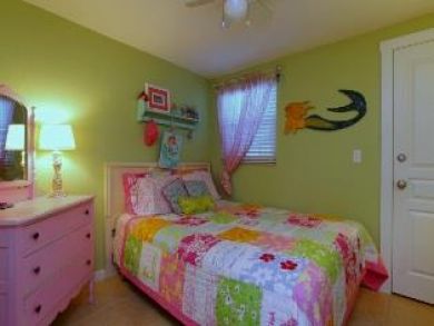 Queen Bedroom
