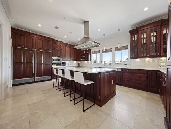 Luxury Villa with Private Pool & Dock Sleeps 40 Guests holiday Isle