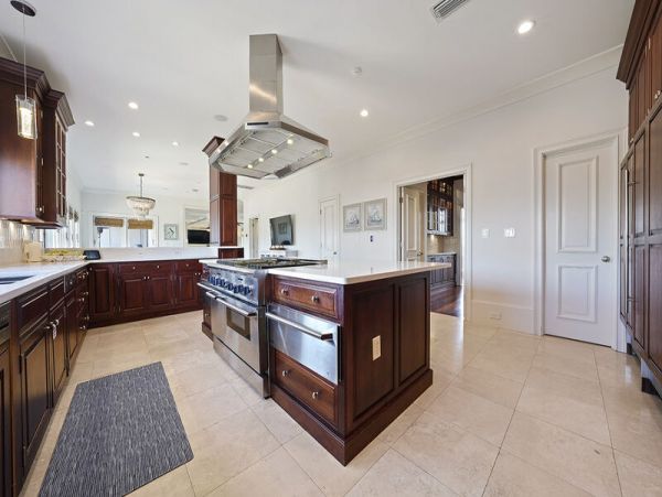Luxury Villa with Private Pool & Dock Sleeps 40 Guests holiday Isle