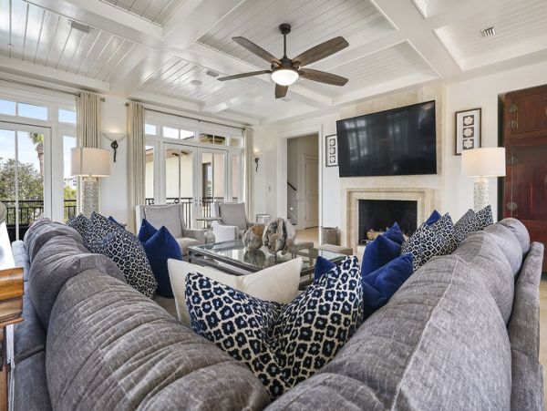 Luxury Villa with Private Pool & Dock Sleeps 40 Guests holiday Isle