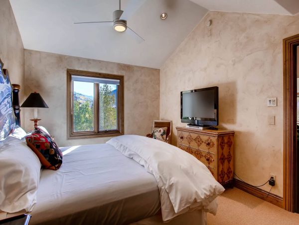 Vail Luxury Vacation Rental Condo - Colorado Ski Resort Condo Rental