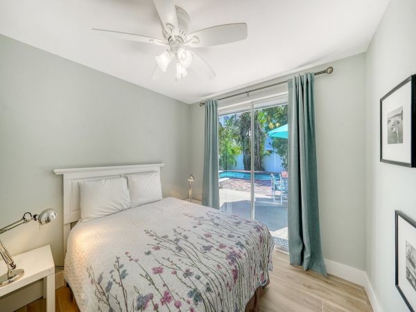 Anna Maria Island Vacation Rental 4-Bedroom Cottage with Heated Pool