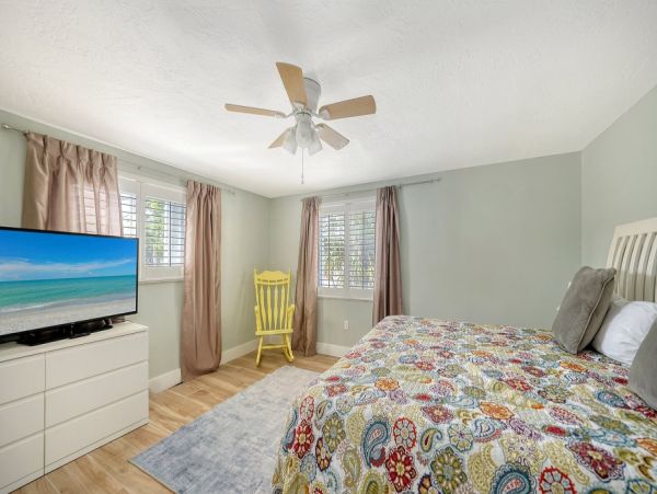 Anna Maria Island Vacation Rental 4-Bedroom Cottage with Heated Pool