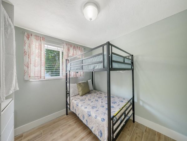 Anna Maria Island Vacation Rental 4-Bedroom Cottage with Heated Pool