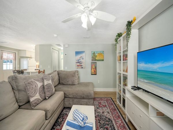 Anna Maria Island Vacation Rental 4-Bedroom Cottage with Heated Pool