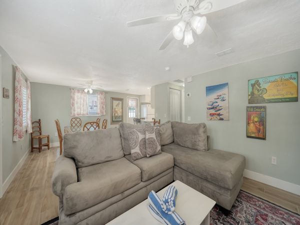 Anna Maria Island Vacation Rental 4-Bedroom Cottage with Heated Pool