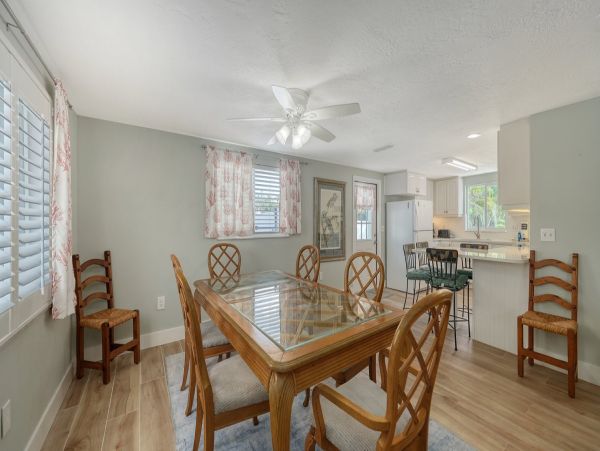 Anna Maria Island Vacation Rental 4-Bedroom Cottage with Heated Pool