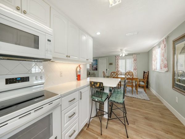 Anna Maria Island Vacation Rental 4-Bedroom Cottage with Heated Pool